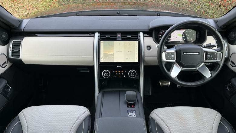 Land Rover Discovery 3.0 D300 R-Dynamic HSE 5dr Auto Diesel Station Wagon